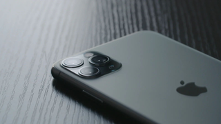 Se filtra en vídeo el iPhone 12 Pro Max: pantalla a 120 Hz, cámara lenta en 4K y carga rápida de 20W